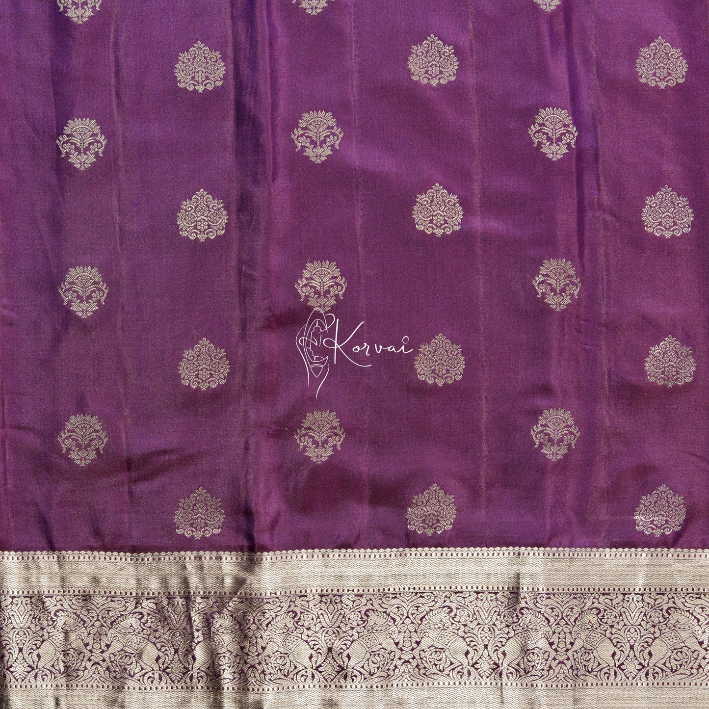 Closer view of the body with flower motifs in the body and yali motifs in the border