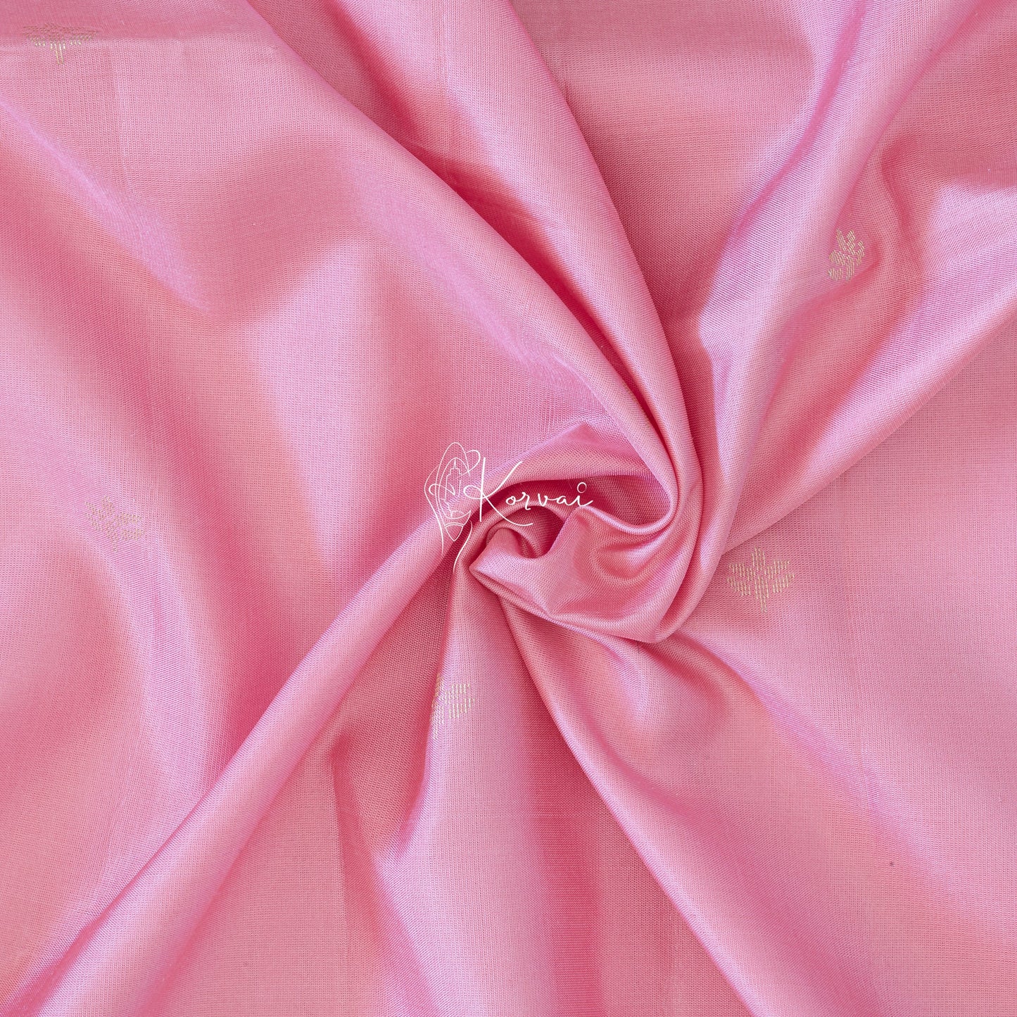 Closer view of the body with tiny flower motifs.