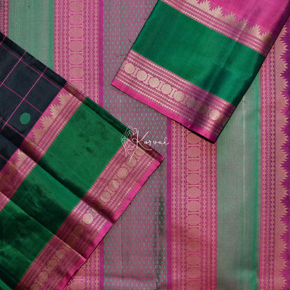 Closer view of body and pallu along with blouse fabric that is of the same colour as the border.