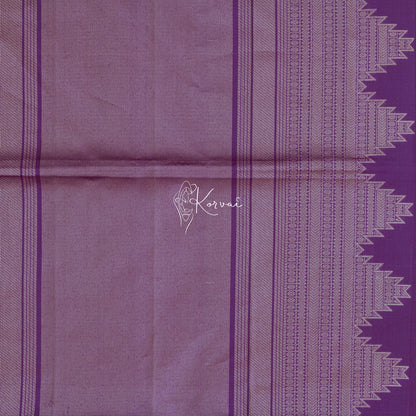 Closer view of the pallu with temple motifs in gold zari.