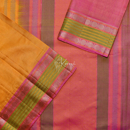 Closer view of body and pallu along with blouse fabric that is of the same colour as the border.